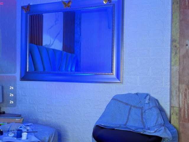 angel-red from BongaCams