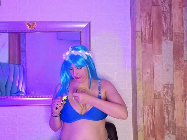 angel-red's BongaCams show and profile