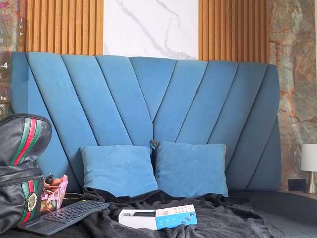 angel-red's BongaCams show and profile