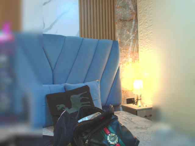 angel-red Live Webcam on BongaCams