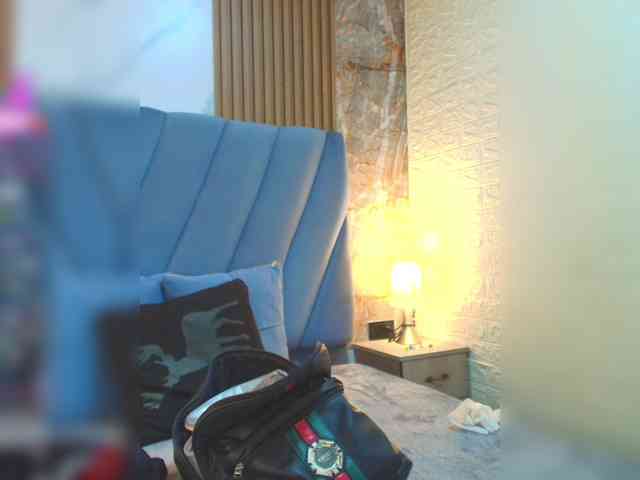 angel-red Live Webcam on BongaCams