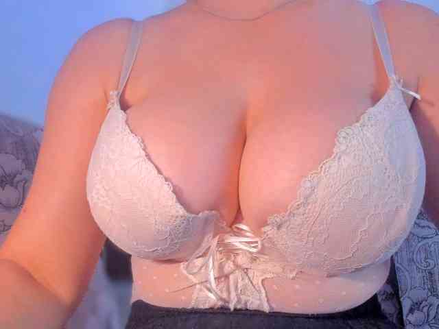 EmellyQu webcam