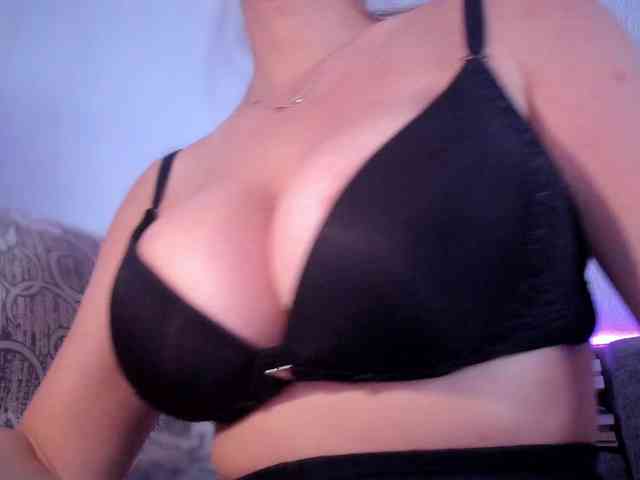 EmellyQu webcam