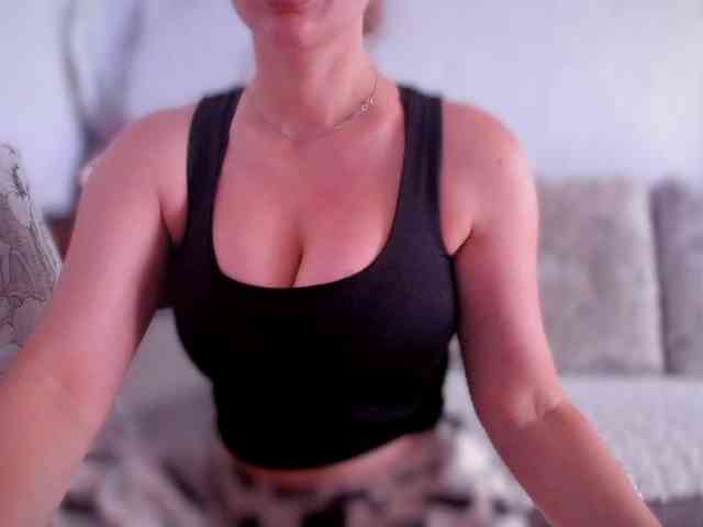 EmellyQu webcam