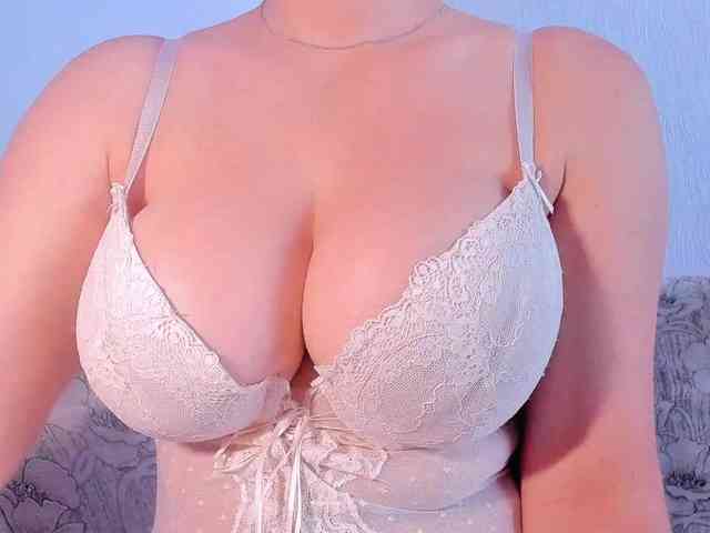 EmellyQu webcam