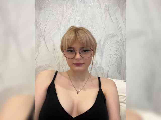 adult cam xxx Sophie-doll