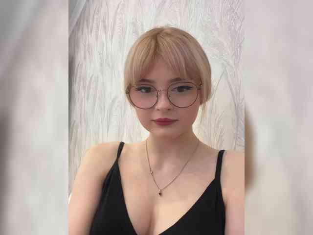 Sophie-doll webcam