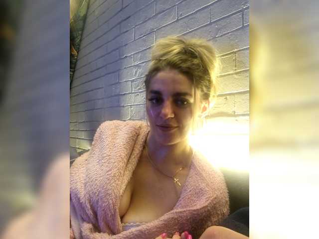 SweetCoople's BongaCams show and profile