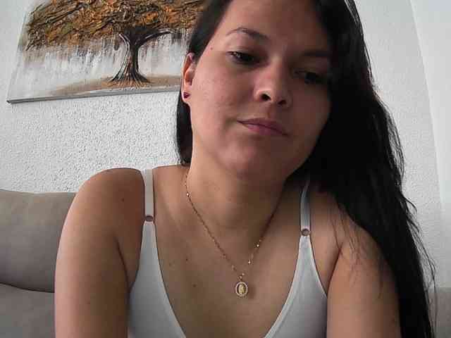 VICTORIARAMIREZ3... Live Webcam on BongaCams
