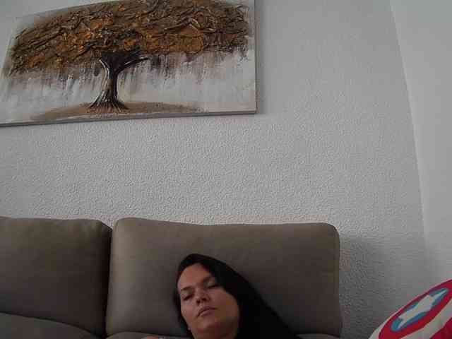 VICTORIARAMIREZ3... Live Webcam on BongaCams