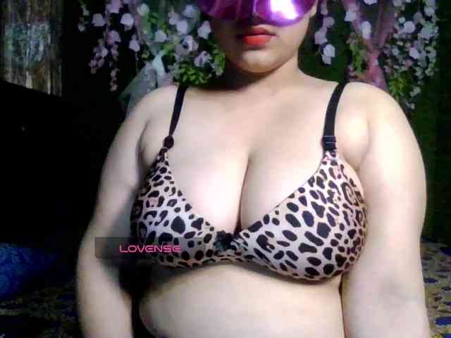Naughtyladki webcam
