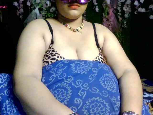 Naughtyladki webcam