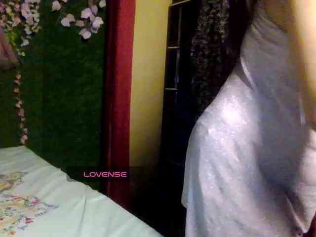 Naughtyladki webcam