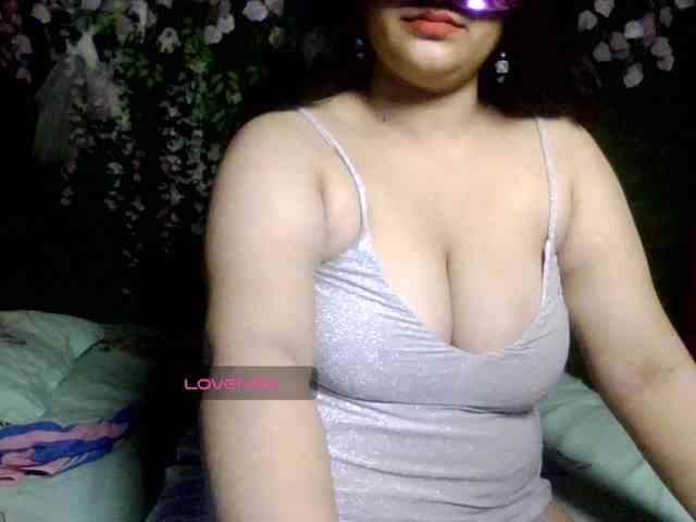 Naughtyladki webcam