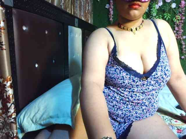 Naughtyladki webcam