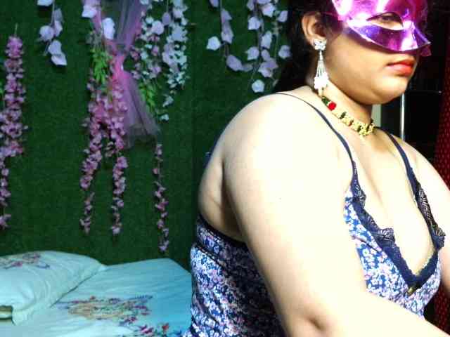 Naughtyladki webcam