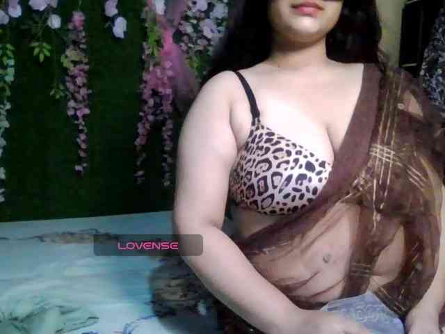 Naughtyladki webcam