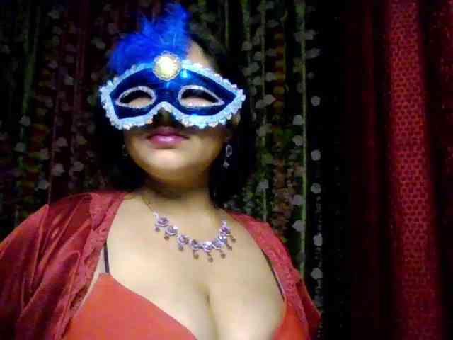 Naughtyladki webcam