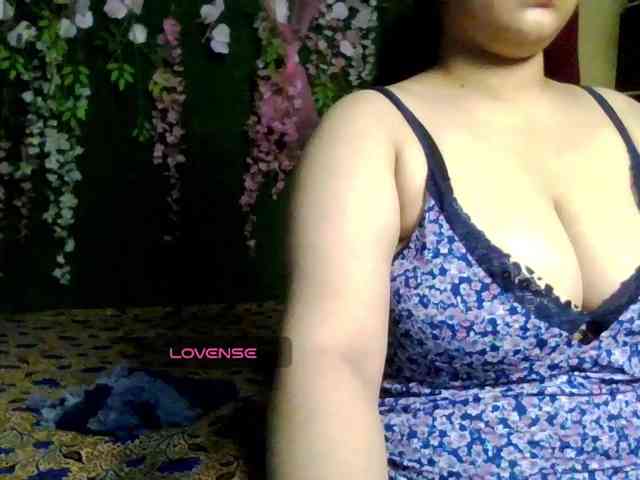 Naughtyladki webcam