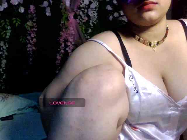 Naughtyladki webcam