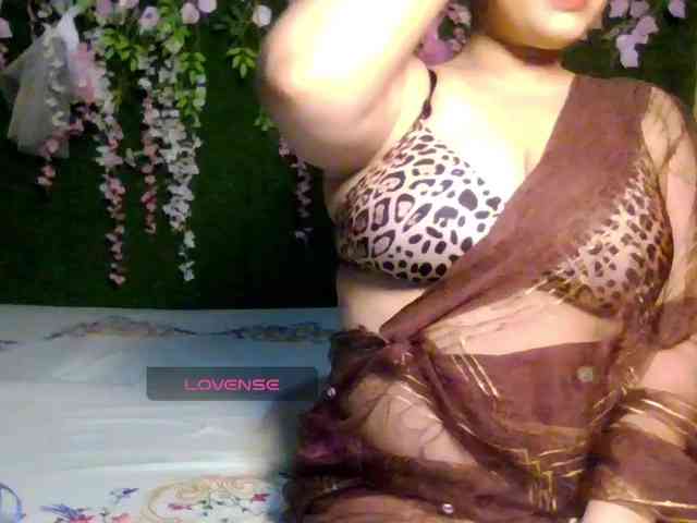 Naughtyladki webcam