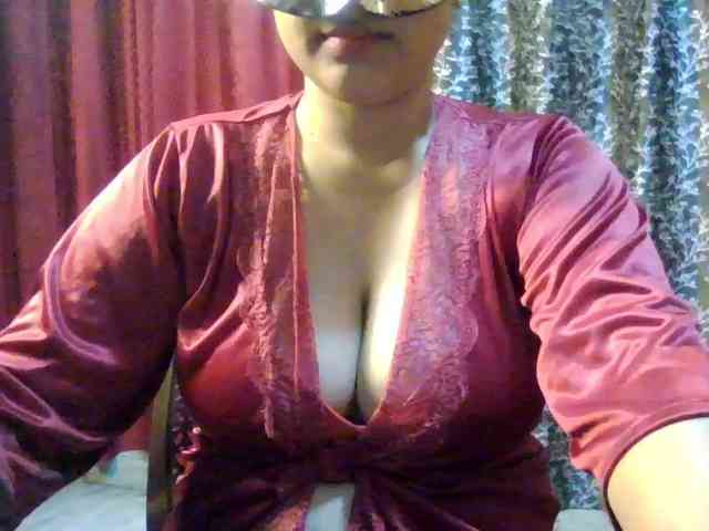 Naughtyladki webcam