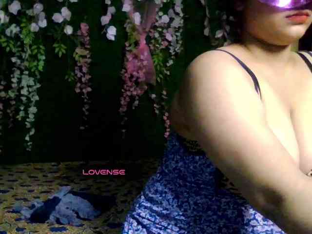 Naughtyladki webcam
