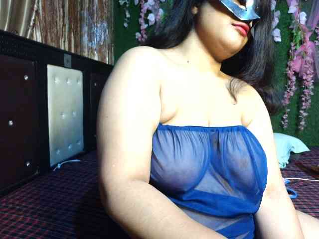 Naughtyladki webcam