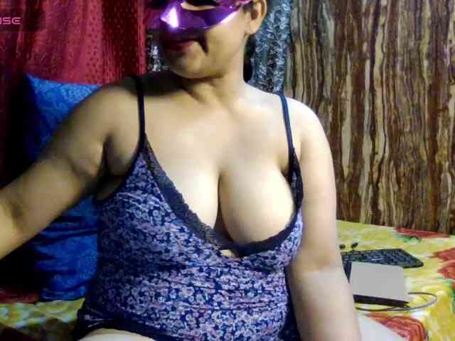 Naughtyladki webcam