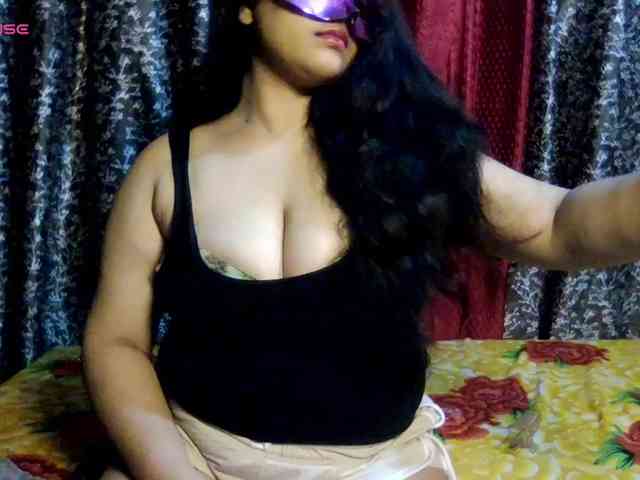 Naughtyladki webcam