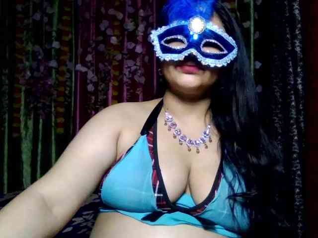 Naughtyladki webcam
