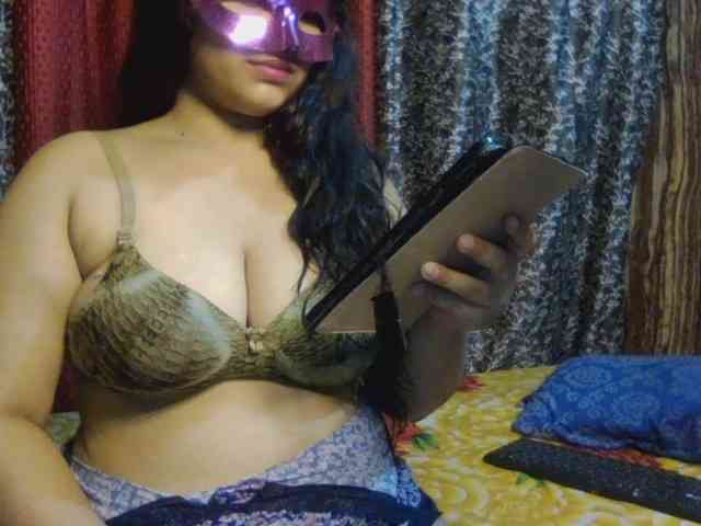 Naughtyladki webcam