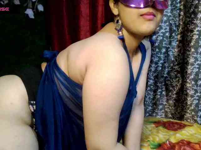 Naughtyladki webcam