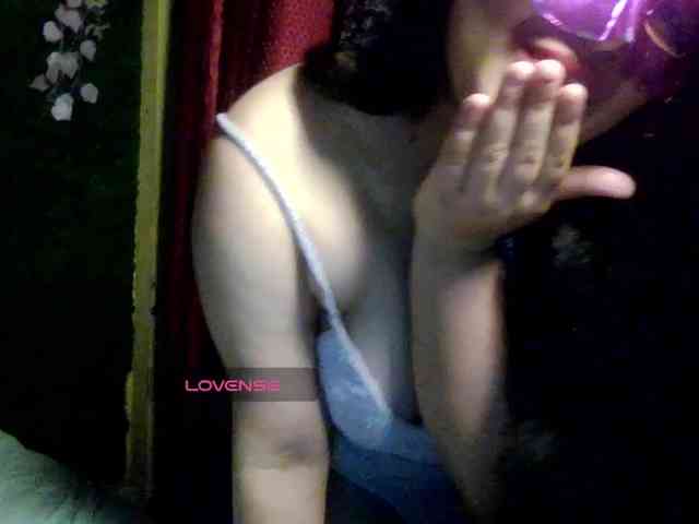 Naughtyladki webcam