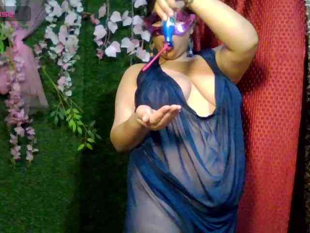 Naughtyladki webcam
