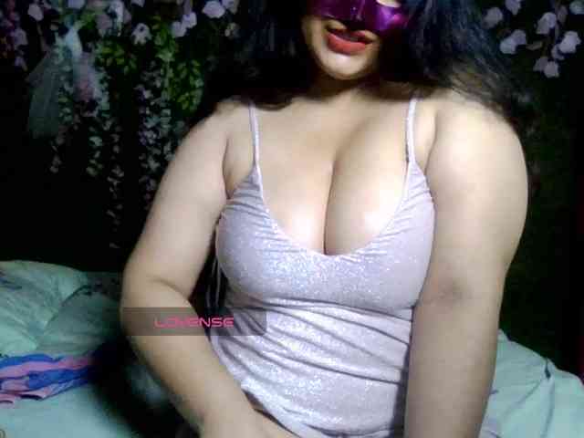 Naughtyladki webcam