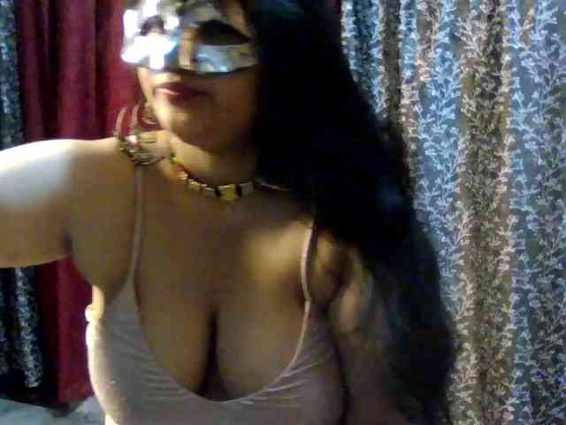 Naughtyladki webcam