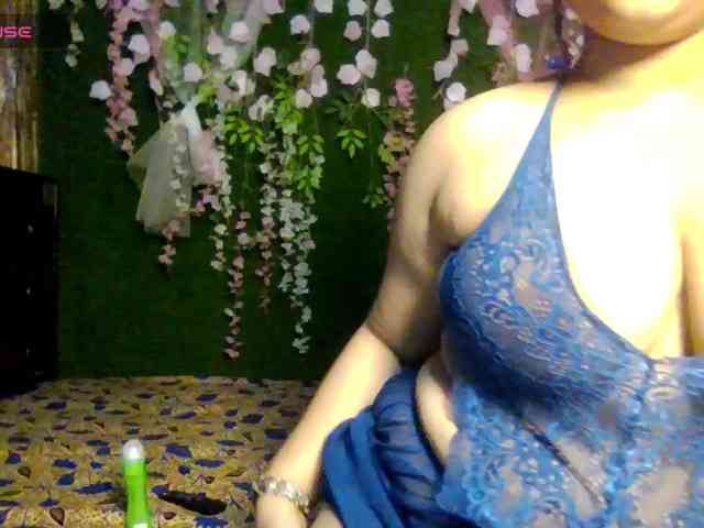 Naughtyladki webcam