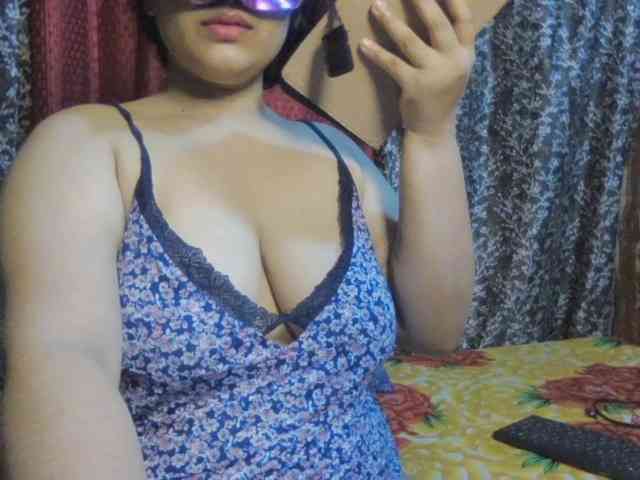 Naughtyladki webcam