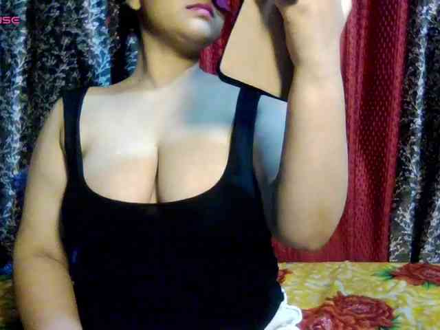 Naughtyladki webcam