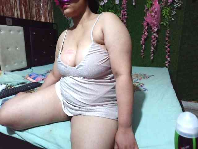 Naughtyladki webcam