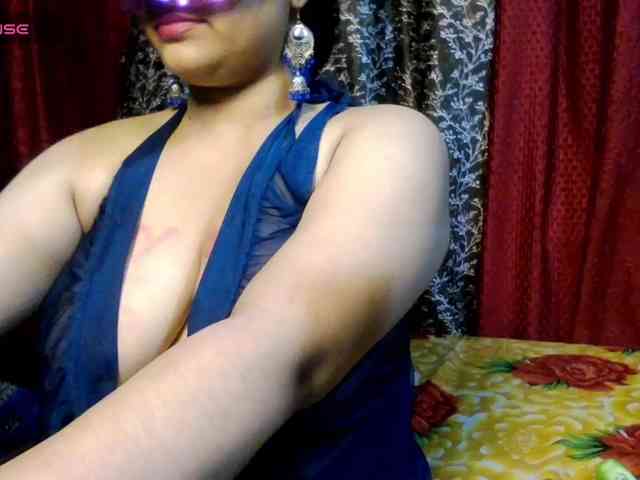 Naughtyladki webcam