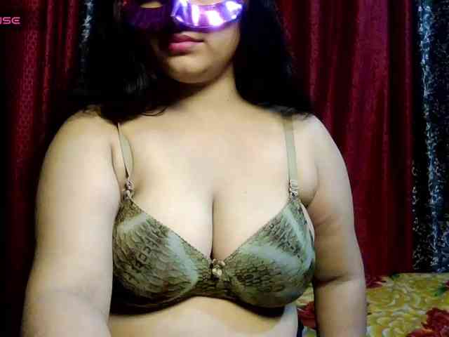 Naughtyladki webcam