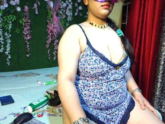 Naughtyladki webcam