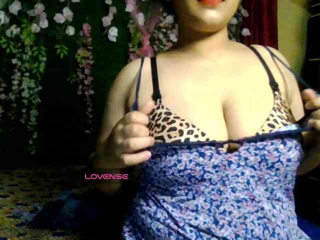 Naughtyladki webcam