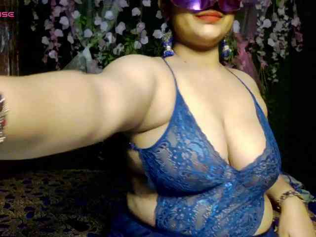 Naughtyladki webcam