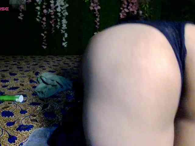 Naughtyladki webcam