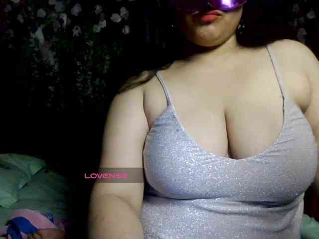 Naughtyladki webcam