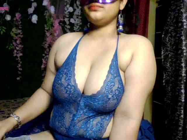 Naughtyladki webcam