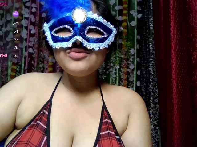 Naughtyladki webcam